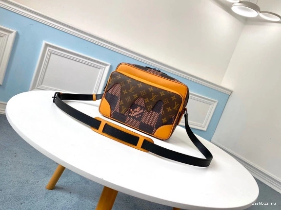 WIS VUITTON MESSAGER BAG LOUIS 0127